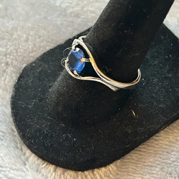Silver ring with sapphire stone , 7.75 - Picture 3 of 5